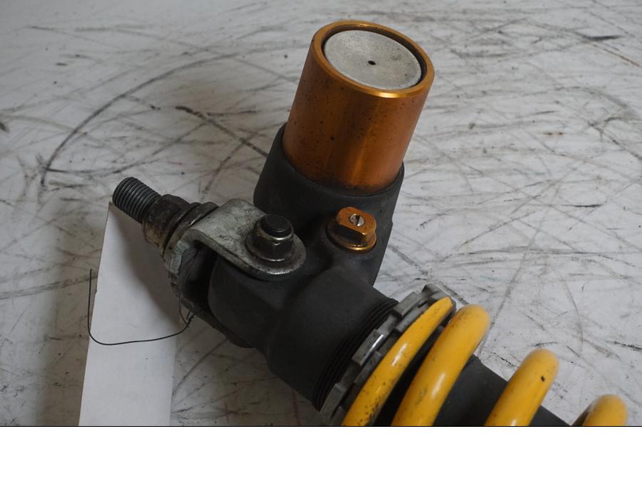 Vänster sida på Stötdämpare från en Triumph Daytona 675 -2007 motorcykel.