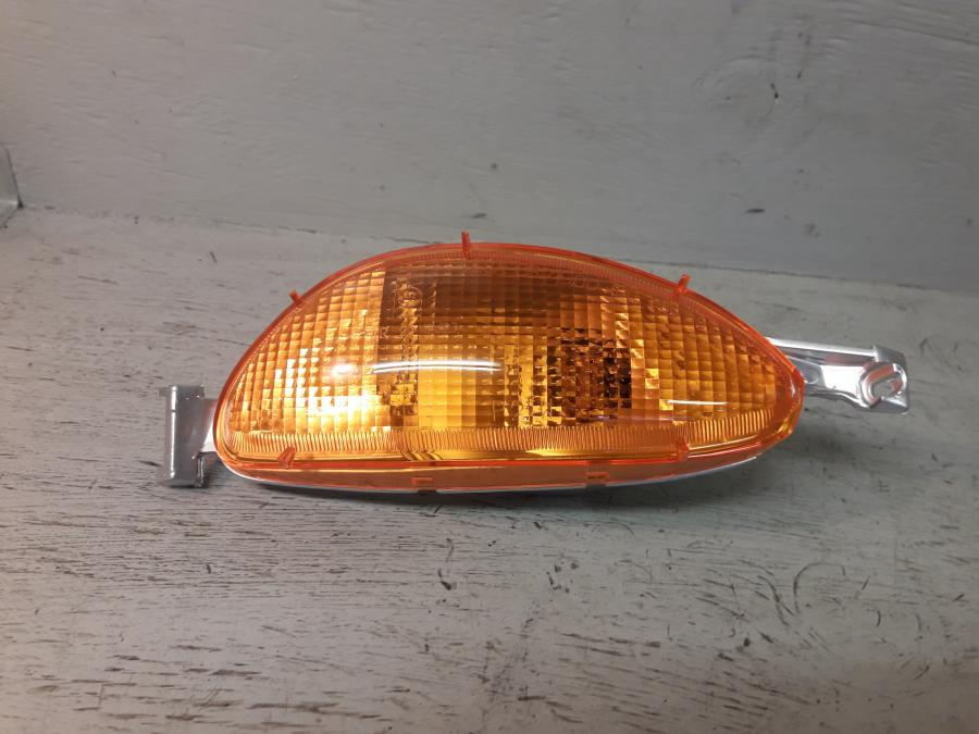 Framsidan på Blinkers från en BMW R 1100 RT -2001 motorcykel.