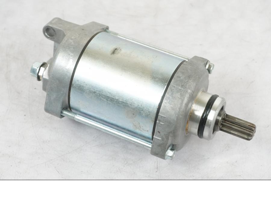 Framsidan på Startmotor från en Kawasaki Z 900 -2019 motorcykel.