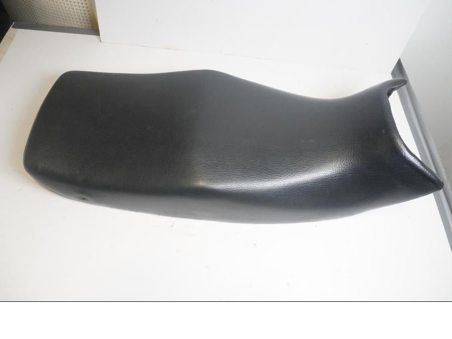 Baksidan på Sadel från en Kawasaki ZZR 600 -1991 motorcykel.