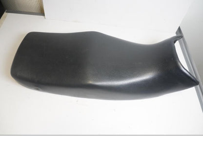 Baksidan på Sadel från en Kawasaki ZZR 600 -1991 motorcykel.