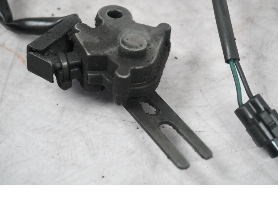 Vänster sida på Sidostödsbrytare från en Kawasaki ZX-10R -2008 motorcykel.