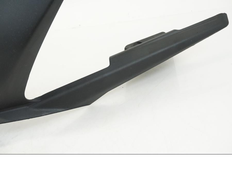 Vänster sida på Svingskärm från en Ducati Streetfighter V4 -2020 motorcykel.