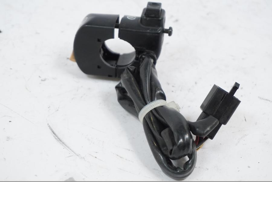 Vänster sida på Styrelreglage från en Honda XL 125 R -1998 motorcykel.