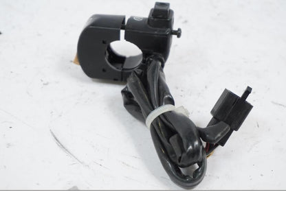 Vänster sida på Styrelreglage från en Honda XL 125 R -1998 motorcykel.