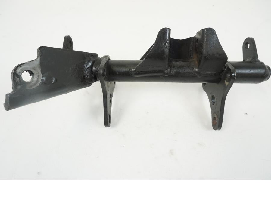 Framsidan på Sidostödsfäste från en Honda XL 1000 V -2008 motorcykel.