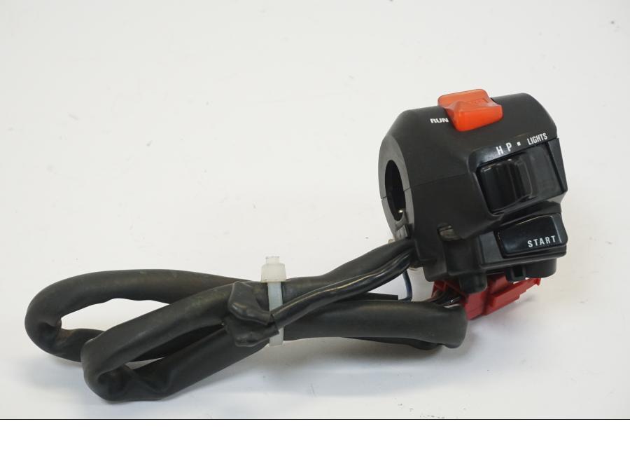 Framsidan på Styrelreglage från en Honda CB 750 SF -1993 motorcykel.