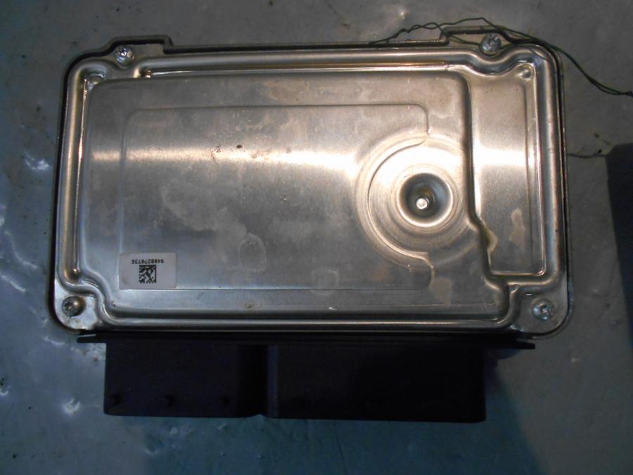 Baksidan på CDI / ECU från en BMW R 1200 RS -2016 motorcykel.