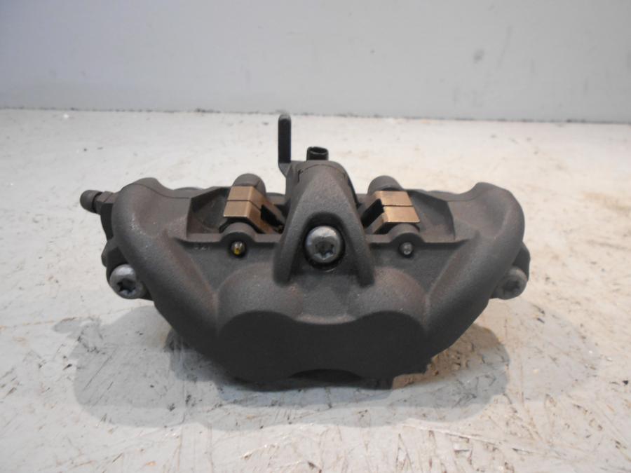 Baksidan på Bromsok från en Kawasaki ZX-10R -2008 motorcykel.