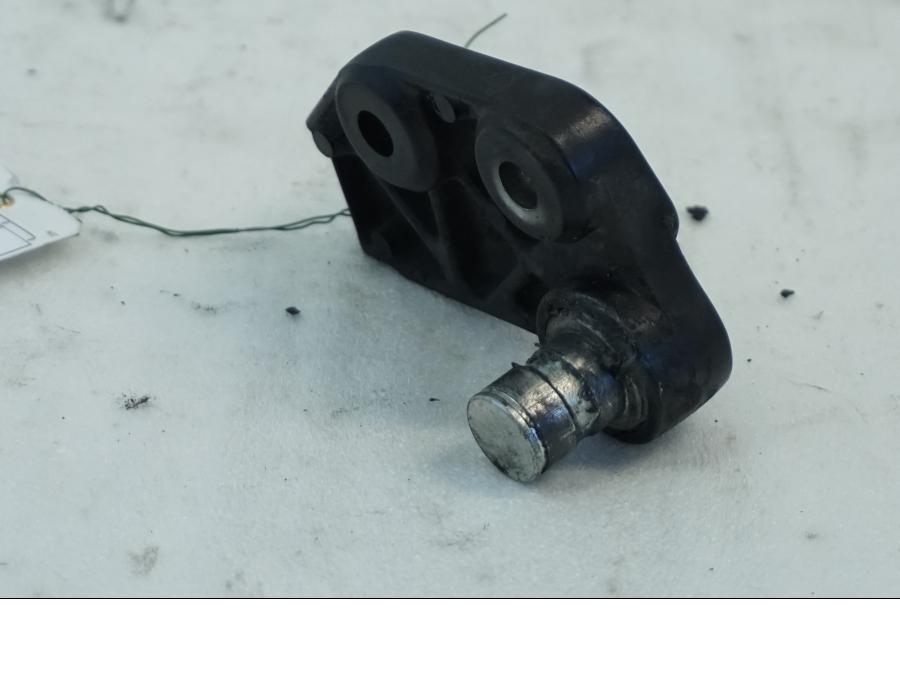 Höger sida på Fotpinnefäste från en Suzuki DL 1000 -2016 motorcykel.