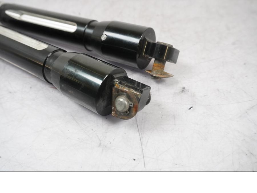 Höger sida på Fotpinne från en H-D Touring Street Glide FLHX -2009 motorcykel.