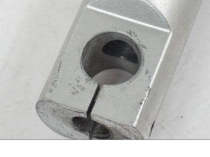 Vänster sida på Gaffelben från en BMW F 650 CS -2002 motorcykel.