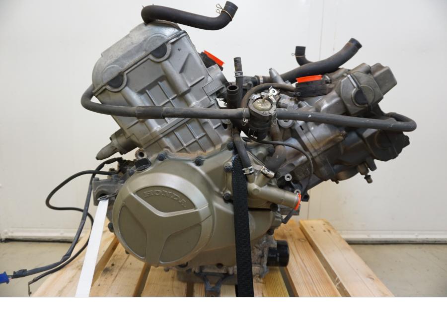 Extrabild2 på Motor från en Honda XL 1000 V -1999 motorcykel.