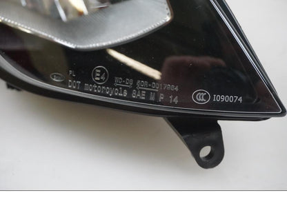 Snett nerifrån på Strålkastare från en BMW S 1000 XR -2016 motorcykel.