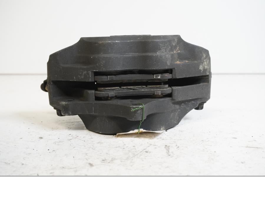 Höger sida på Bromsok från en Honda CBR 900 RR -1997 motorcykel.