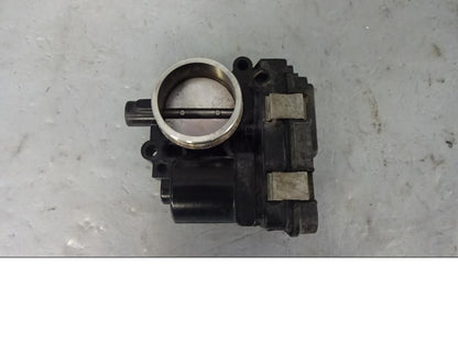 Baksidan på Spjällhus från en BMW R 1200 GSA -2014 motorcykel.