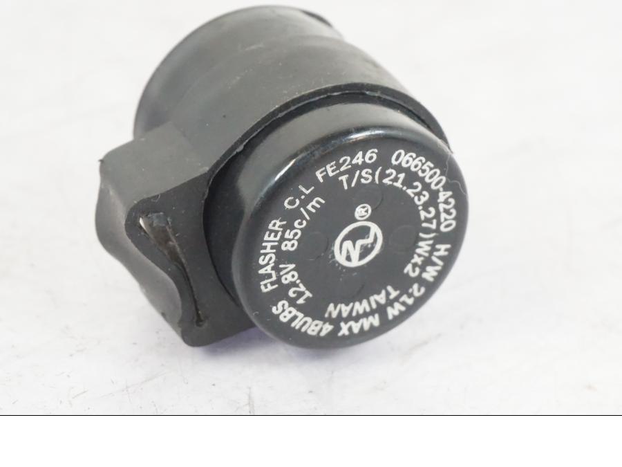 Baksidan på Blinkersrelä från en Suzuki GSX-S 1000 -2017 motorcykel.