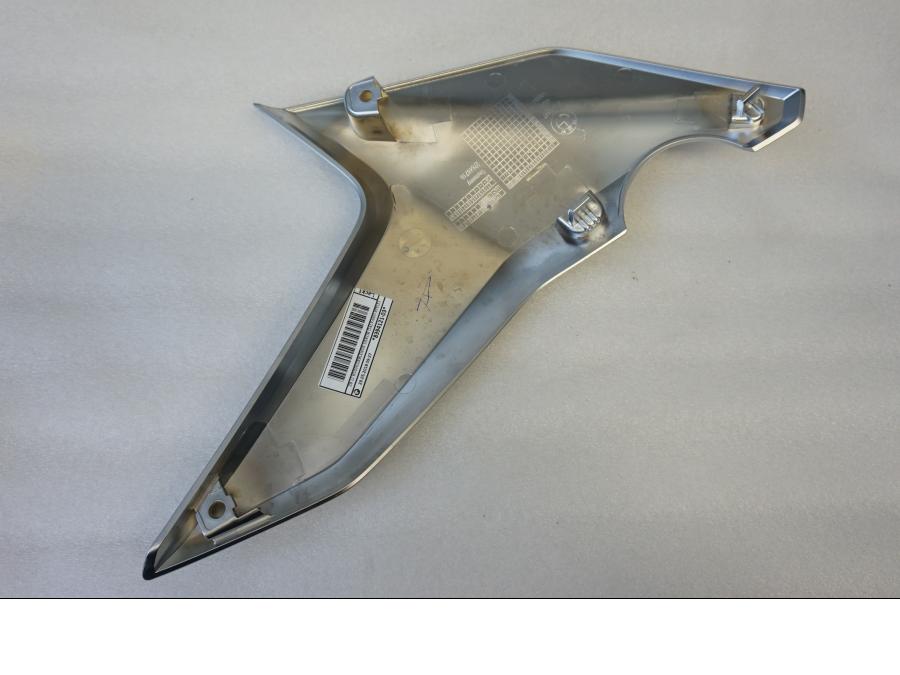 Baksidan på Sidkåpa från en BMW F 750 GS -2017 motorcykel.