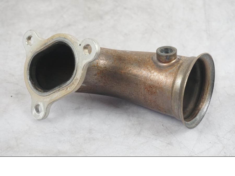 Vänster sida på Grenrör från en KTM 1290 Super Duke R -2022 motorcykel.