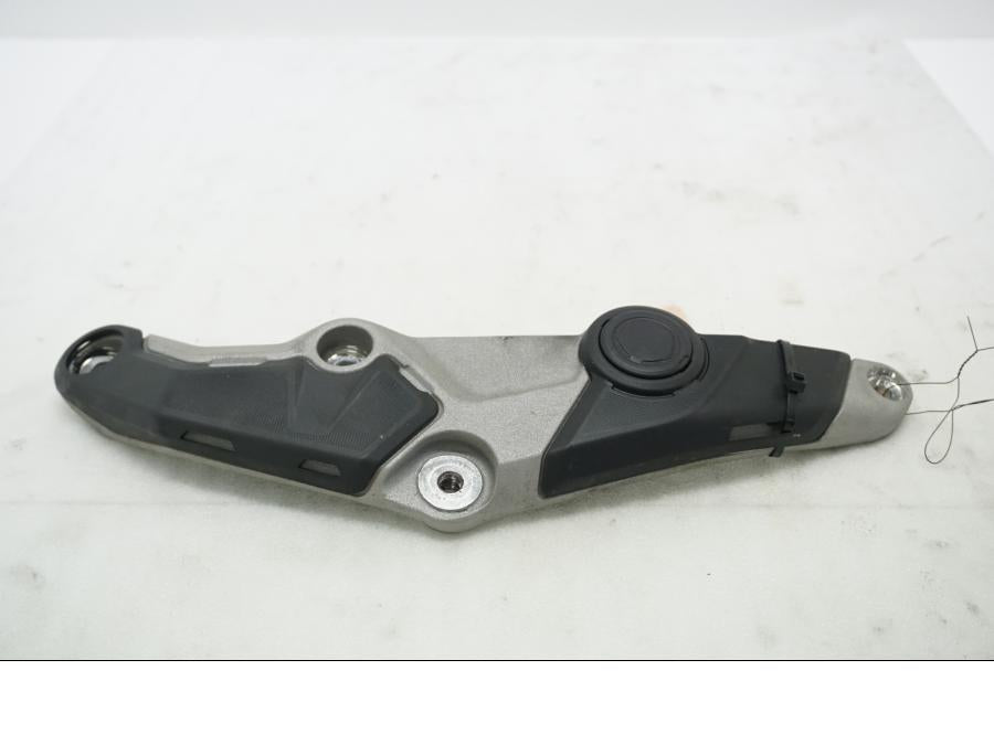 Baksidan på Ramdel från en Ducati Multistrada 1158 V4 -2021 motorcykel.