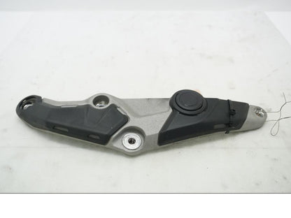 Baksidan på Ramdel från en Ducati Multistrada 1158 V4 -2021 motorcykel.