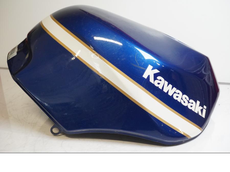 Framsidan på Bensintank från en Kawasaki ZX-10 -2014 motorcykel.