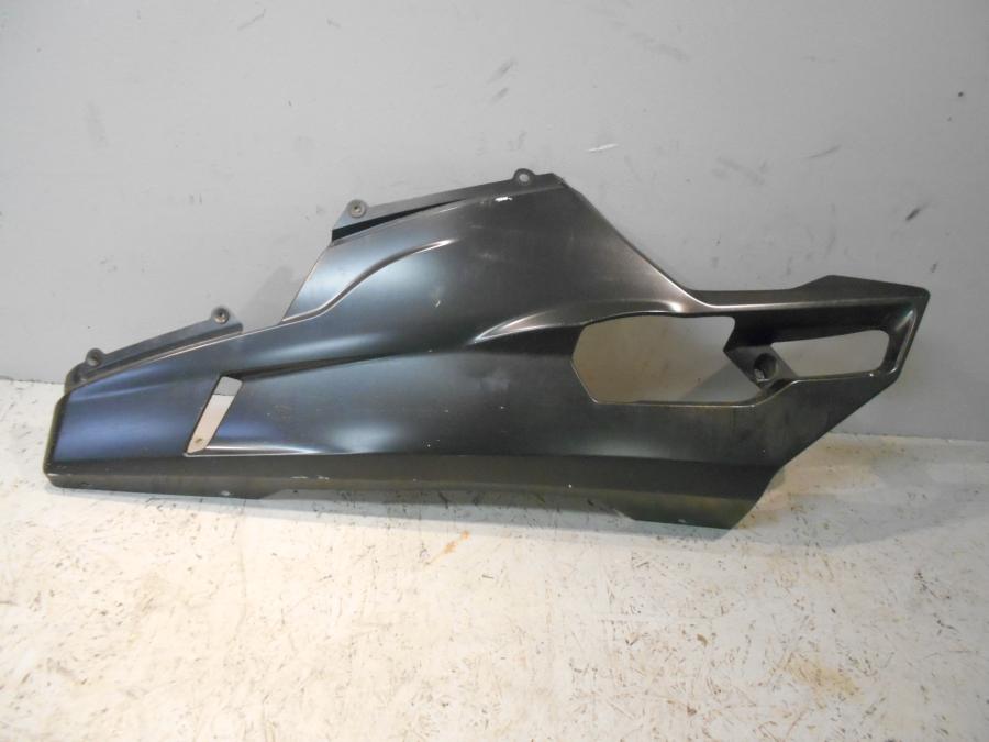 Framsidan på Magkåpa från en Ducati 848 -2013 motorcykel.