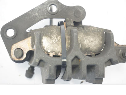 Snett nerifrån på Bromsok från en Suzuki DL 1000 -2003 motorcykel.