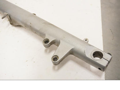 Baksidan på Gaffelben från en BMW R 1150 RT -2003 motorcykel.