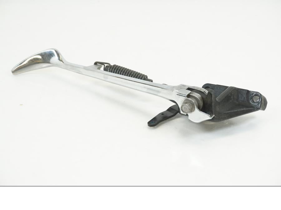 Baksidan på Sidostöd från en Yamaha XVS 1100 -2003 motorcykel.