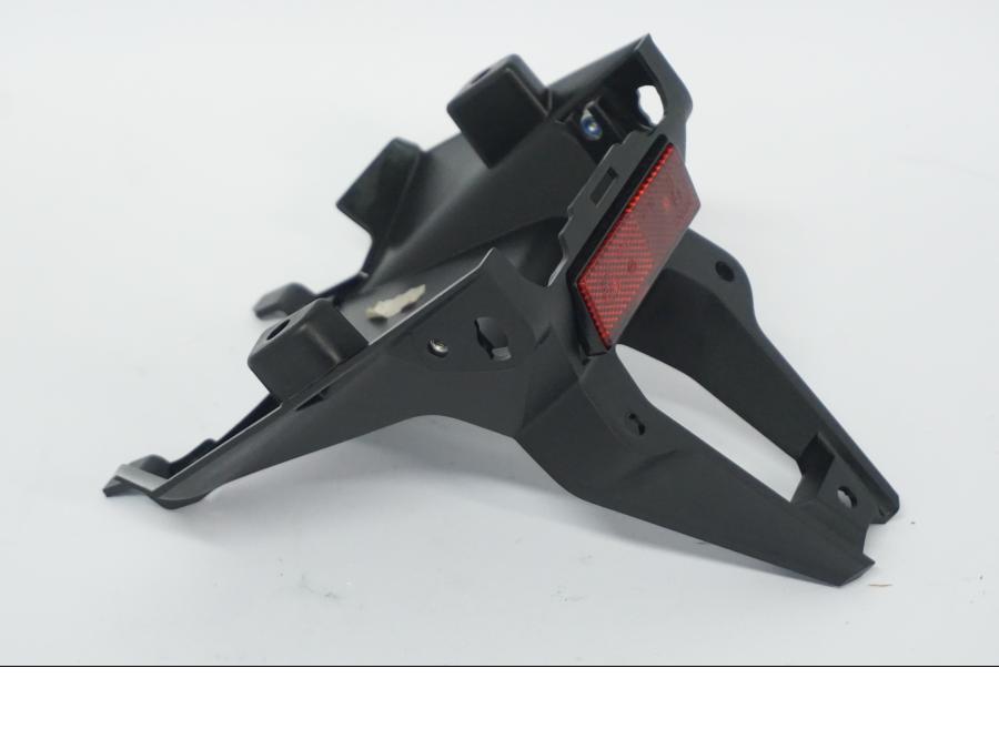 Höger sida på Skylthållare från en BMW R 1250 GS -2022 motorcykel.