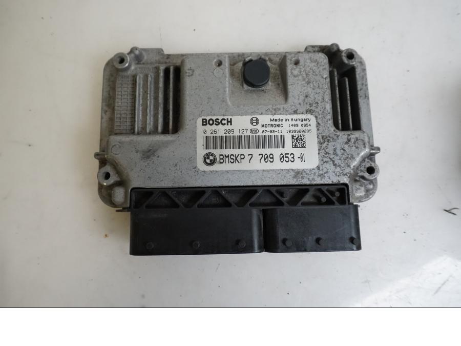 Baksidan på Låssats från en BMW K 1200 S -2007 motorcykel.