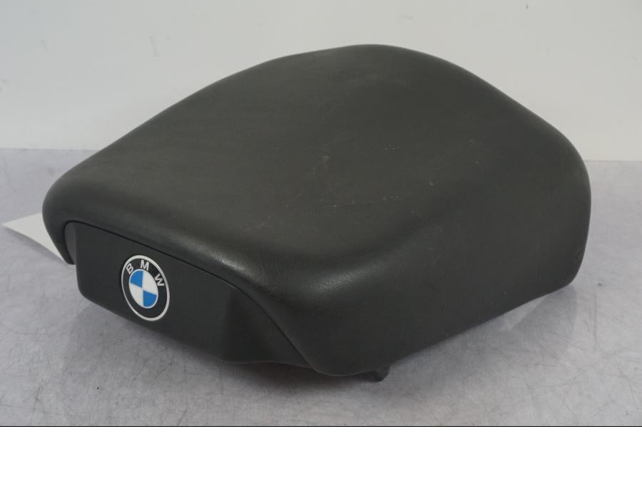 Vänster sida på Sadel från en BMW R 1100 GS -1998 motorcykel.