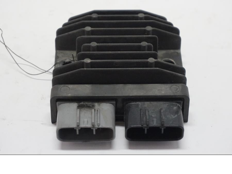 Framsidan på Likriktare från en BMW R 1250 GS -2019 motorcykel.