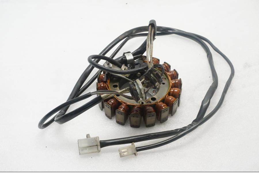 Framsidan på Generator från en Yamaha XVS 650 -2000 motorcykel.