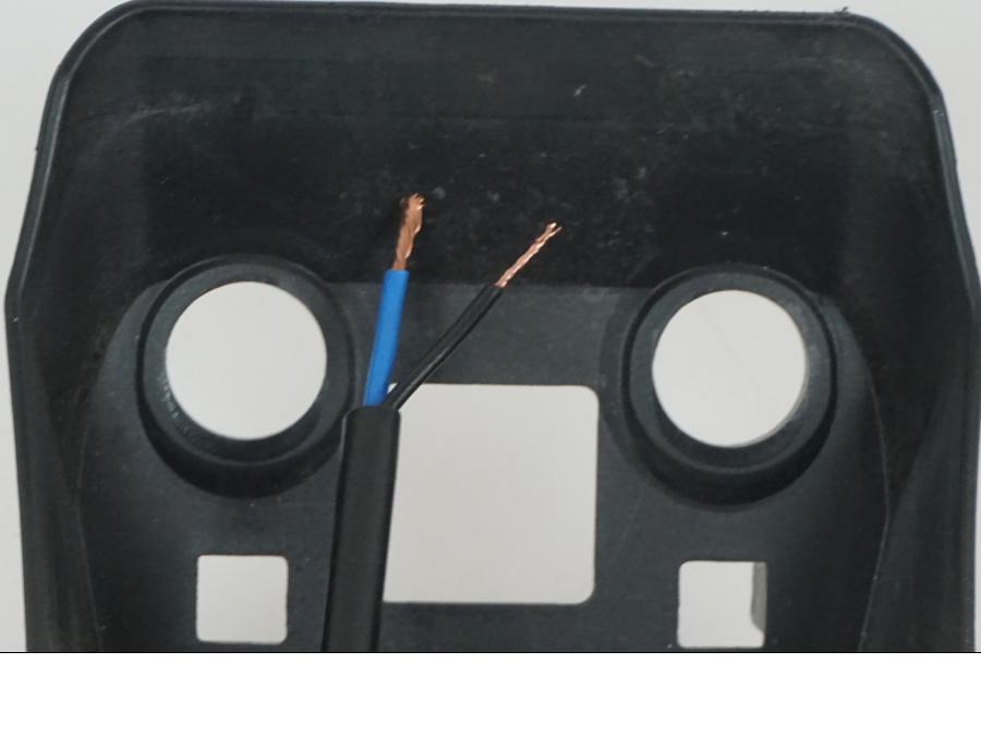 Snett nerifrån på Skylthållare från en Yamaha YZF-R 125 -2019 motorcykel.