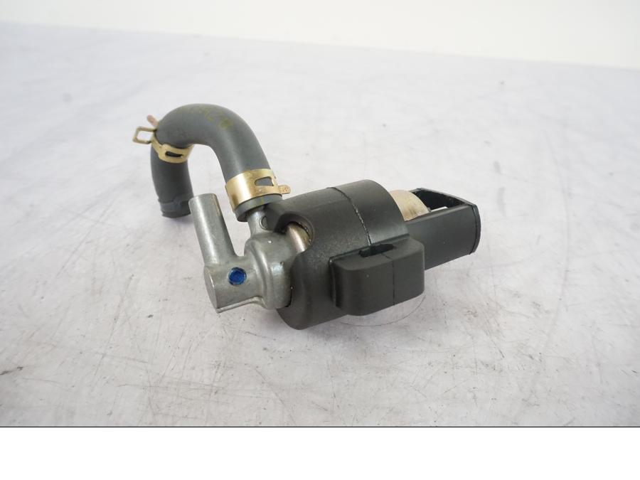 Höger sida på Second Air från en Kawasaki VN 1500 -2003 motorcykel.