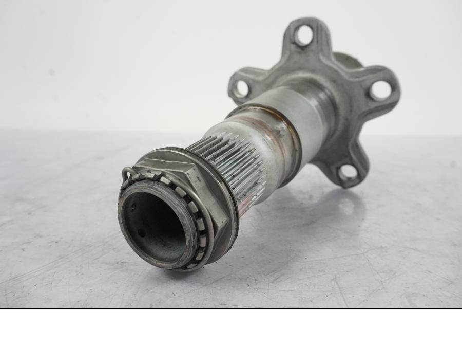 Snett uppifrån på Axel från en KTM 1290 Super Duke -2019 motorcykel.