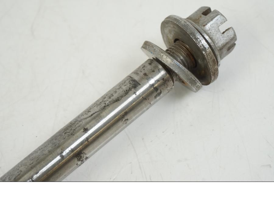 Baksidan på Axel från en Yamaha XV 1100 -1993 motorcykel.