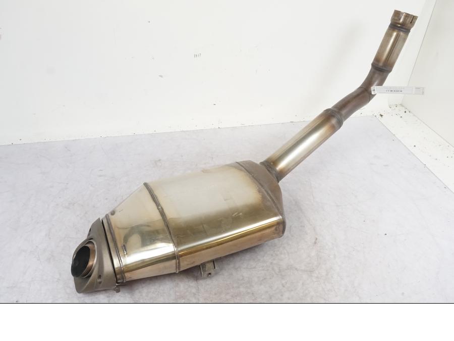 Framsidan på Ljuddämpare från en Honda CBR 600 RR -2009 motorcykel.