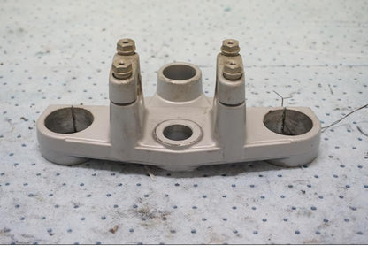 Baksidan på Gaffelkrona från en BMW F 650 GS -2001 motorcykel.