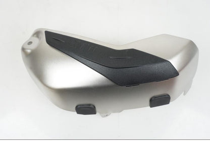 Framsidan på Ventilkåpskydd från en BMW R 1200 GS -2018 motorcykel.