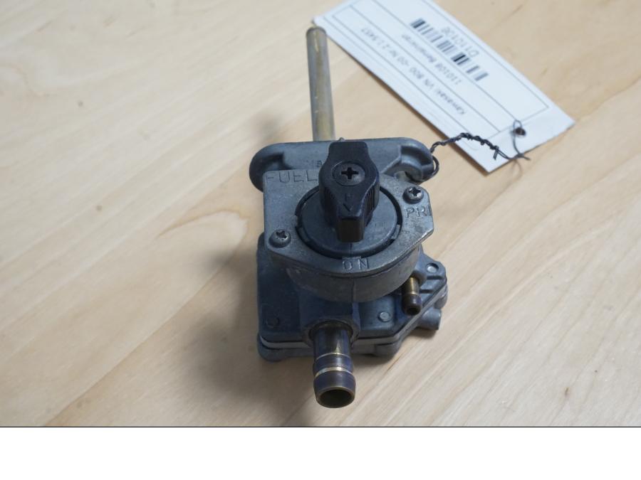 Baksidan på Bensinkran från en Kawasaki VN 800 -2000 motorcykel.