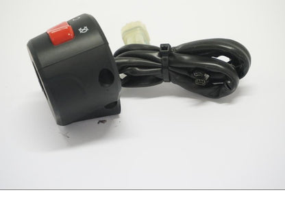 Baksidan på Styrelreglage från en Kawasaki Z 900 -2019 motorcykel.