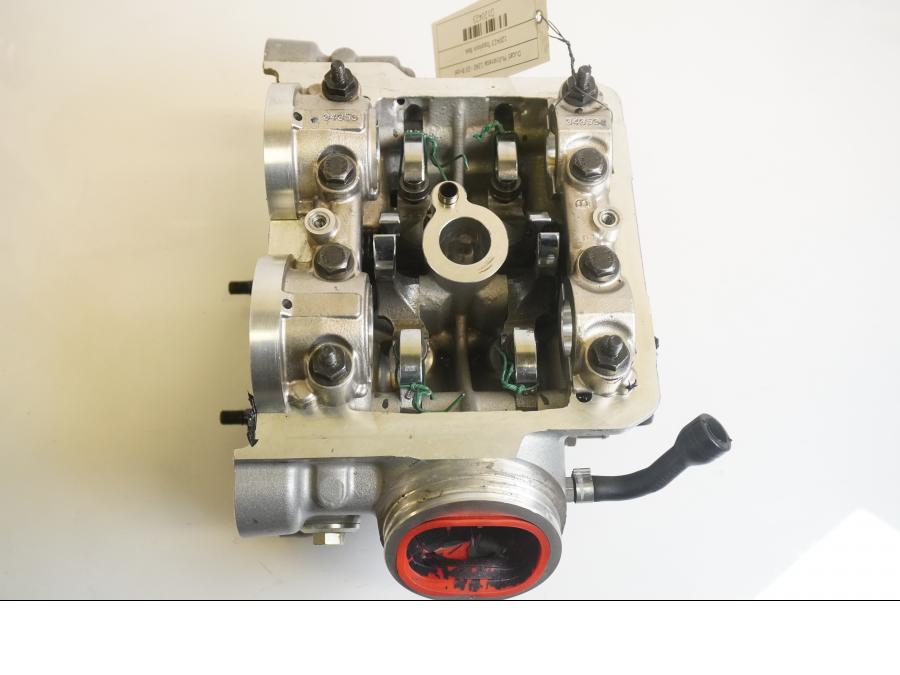 Framsidan på Topplock från en Ducati Multistrada 1260 -2020 motorcykel.