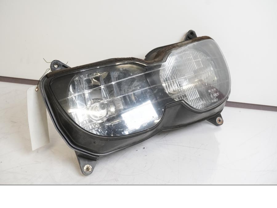 Framsidan på Strålkastare från en Honda CBR 900 RR -1997 motorcykel.