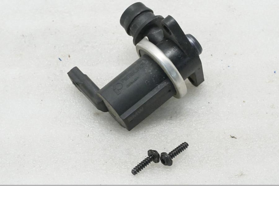 Framsidan på Luftburksventil från en BMW F 800 R -2011 motorcykel.