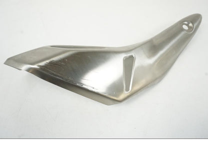 Framsidan på Värmeskydd från en Kawasaki Z 900 -2017 motorcykel.