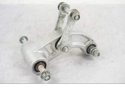 Höger sida på Stötdämparlänkage från en Yamaha MT-09 -2020 motorcykel.