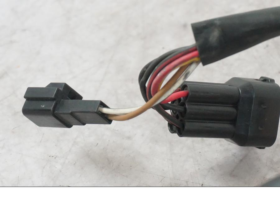 Höger sida på Styrelreglage från en Kawasaki ZX-6R -2006 motorcykel.